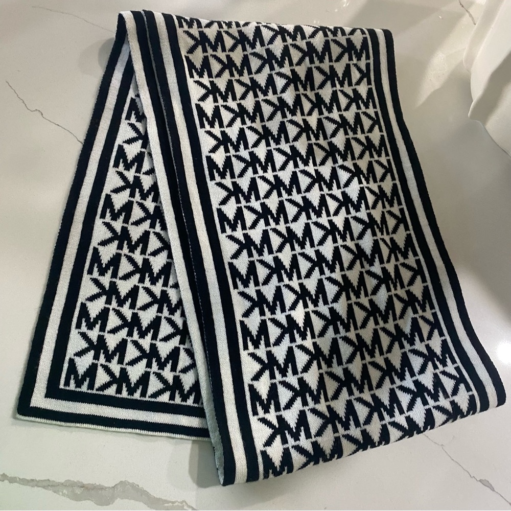 Michael Kors scarf